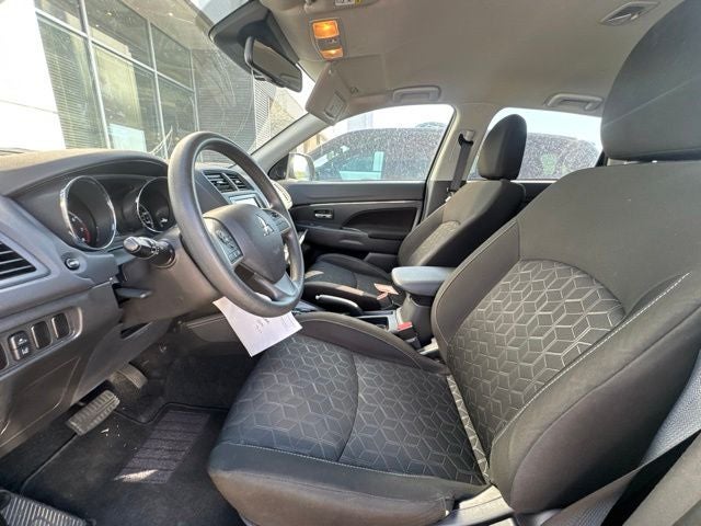 mitsubishi outlander sport 2025 JA4ARUAU9SU003844 image mitsubishi outlander sport 2025 JA4ARUAU9SU003844 image